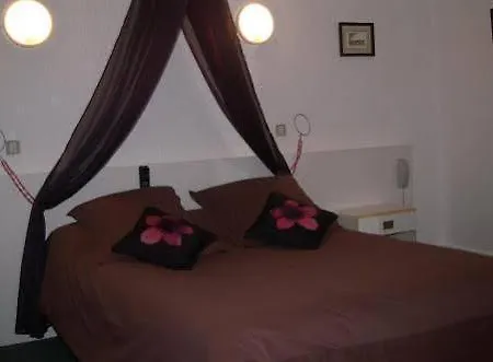 La Cour Des Lys Hotel