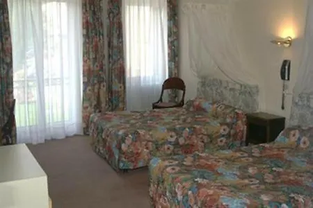 Hotel La Cour Des Lys Meximieux